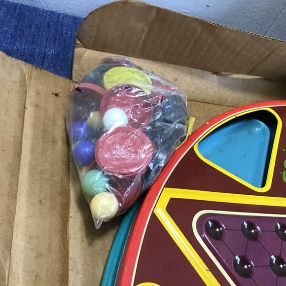 Vintage 1953 Tin Metal Lithograph San Loo Chinese Checkers Original Box & Pieces - Picture 3 of 3